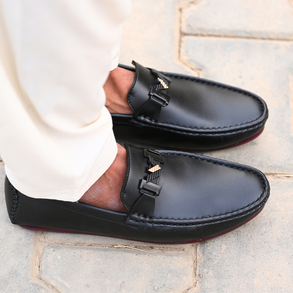 Metal-Bit Loafer – Jet Black